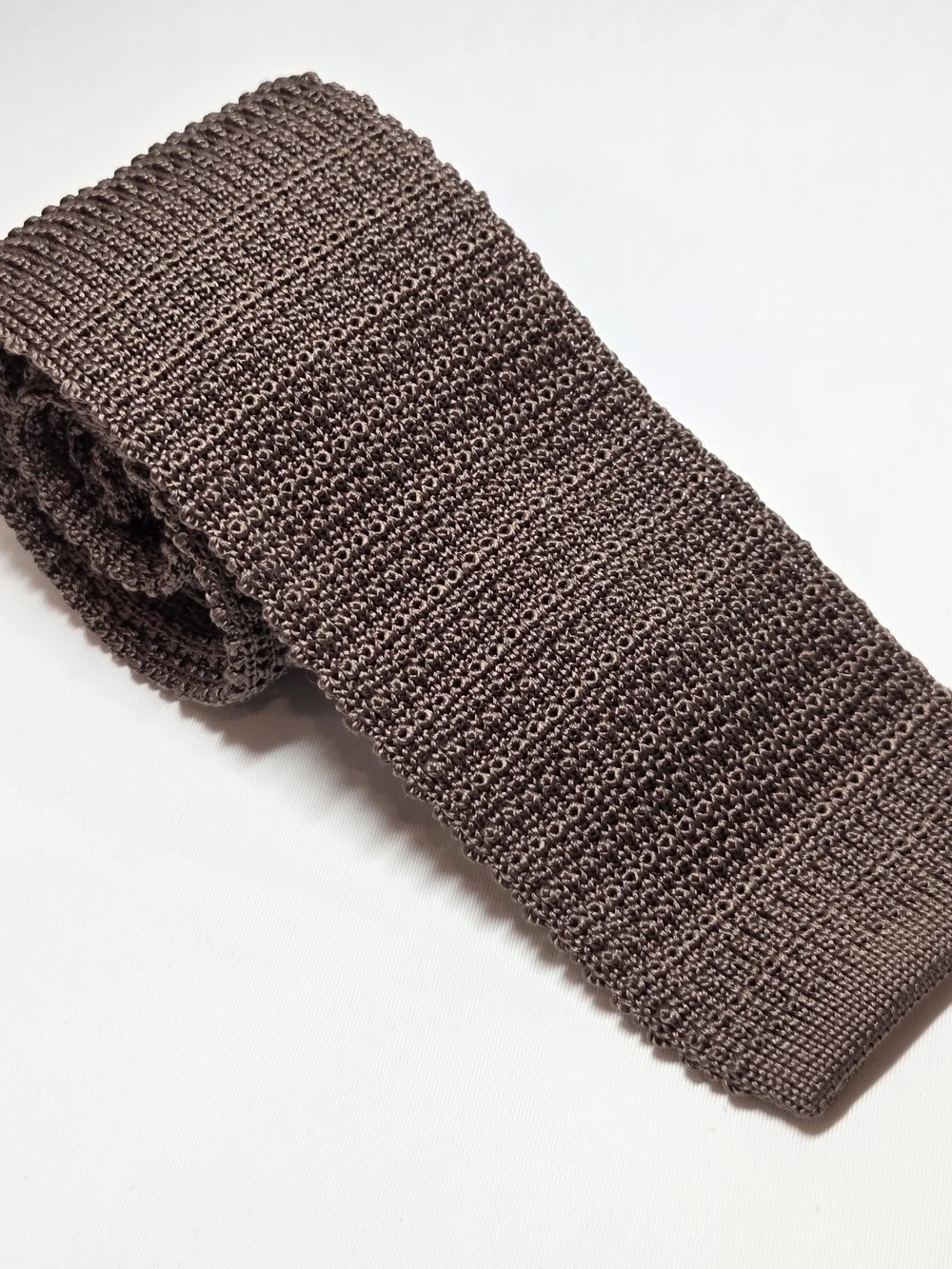 Banana Republic Men's 100% Silk Classic Knitted Square Tip Brown Tie 2.25x57